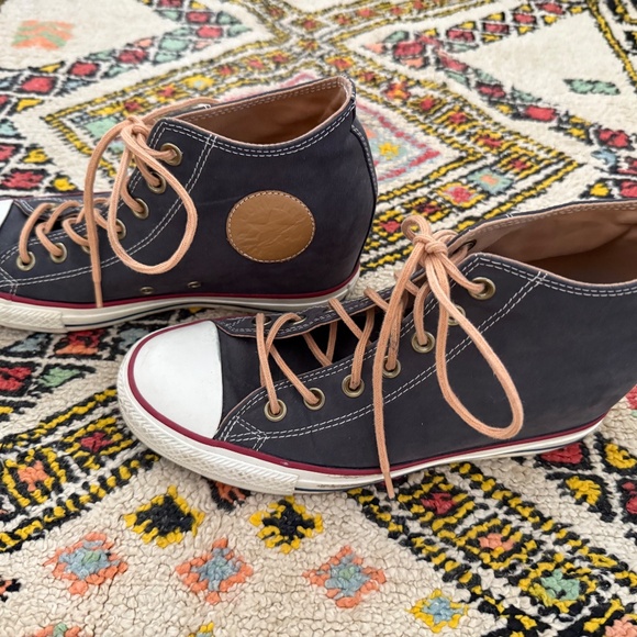 NWT Converse Chuck Taylor Lux Mid Wedge Sneakers size 10.5 - Picture 3 of 6